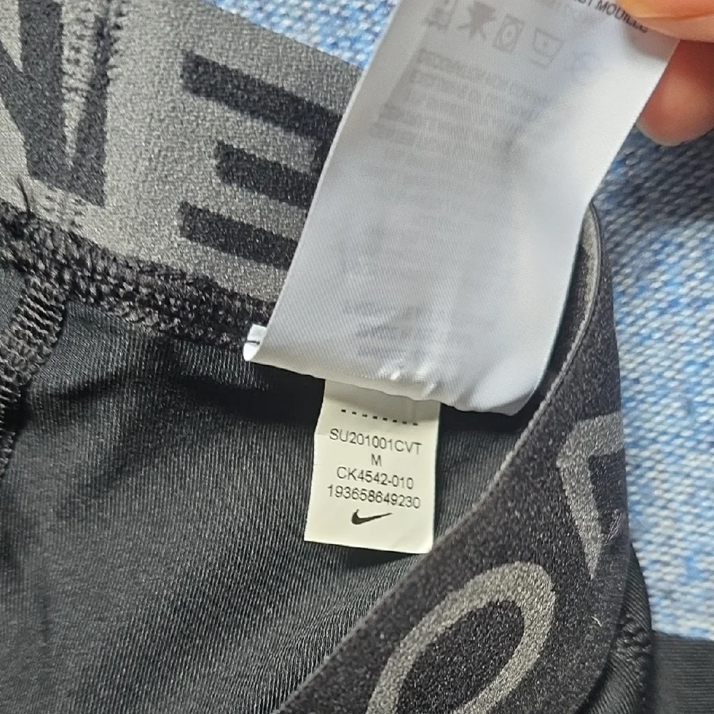 EUC - Nike Black Boys' Pro 3/4 Compression Leggings, Size M